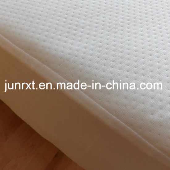 70% Bamboo 30% Polyester Fabric with TPU Mattress Protector